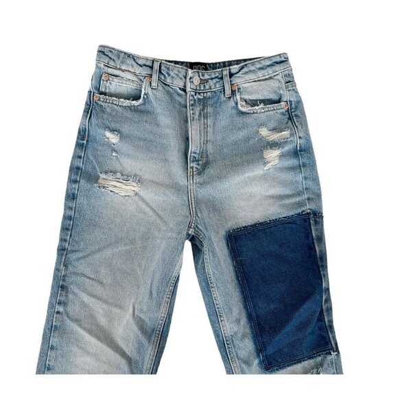 BDG Urban Outfitters Women's Sz 29 Slim Straight Patch Work Distressed Jeans - Picture 4 of 10